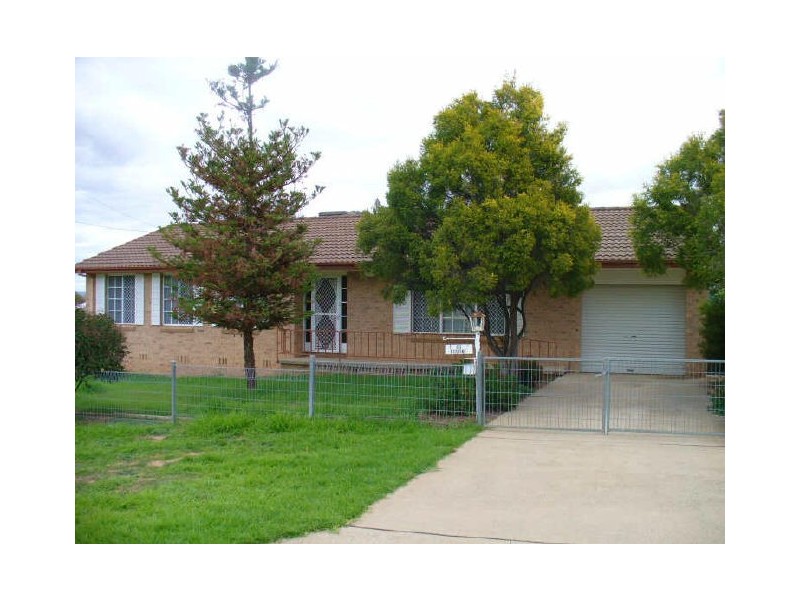40 Bourke Street, Cowra NSW 2794