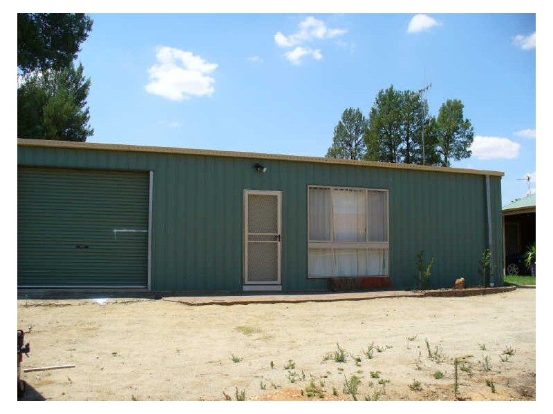 22B Darling Avenue, Cowra NSW 2794
