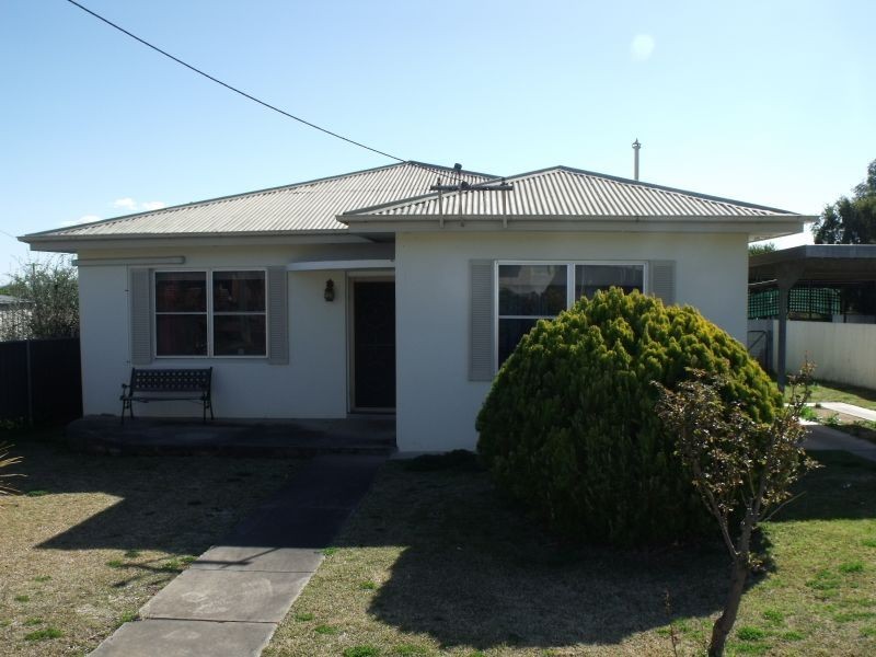 14 Wellington Street, Cowra NSW 2794