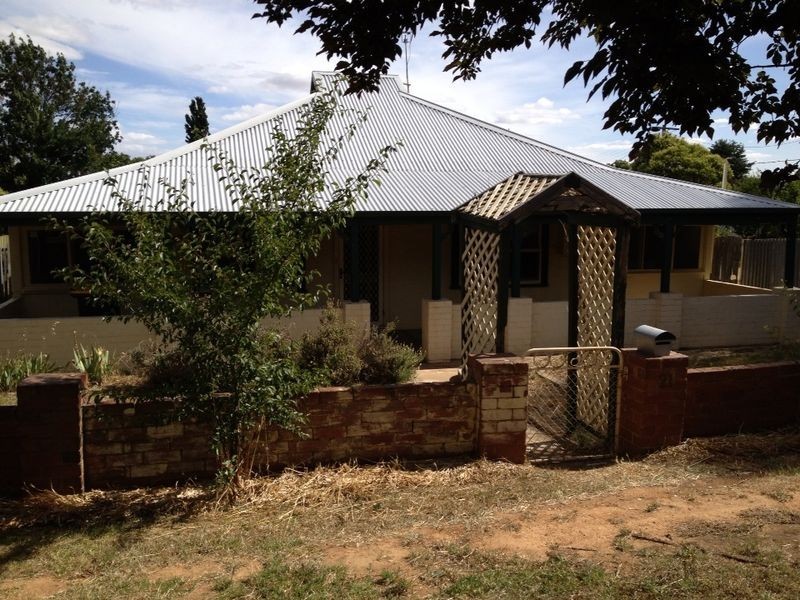 21 Bourke Street, Cowra NSW 2794