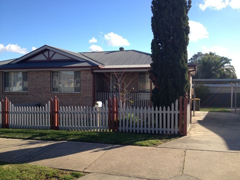 2/74 Darling Street, Cowra NSW 2794