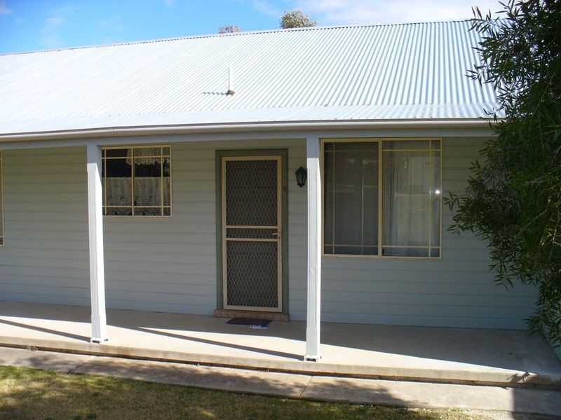 2/5 Waugoola Street, Cowra NSW 2794