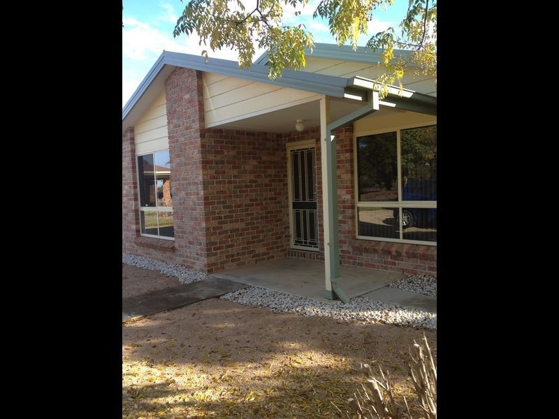 4 River Park Road, Cowra NSW 2794