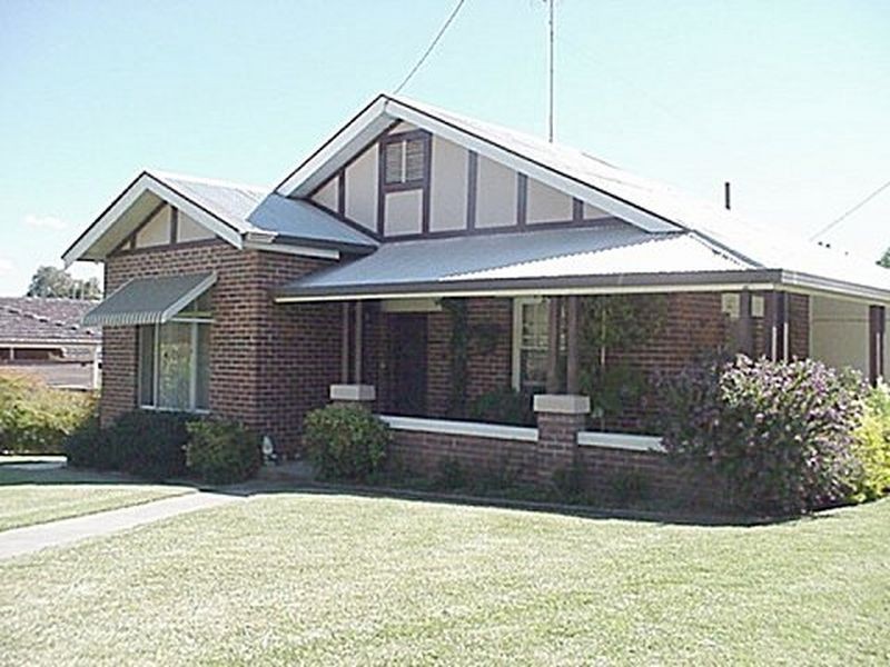 60 Macquarie Street, Cowra NSW 2794