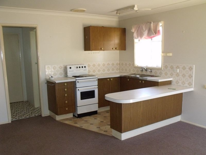 13C Coolabah Crescent, Cowra NSW 2794