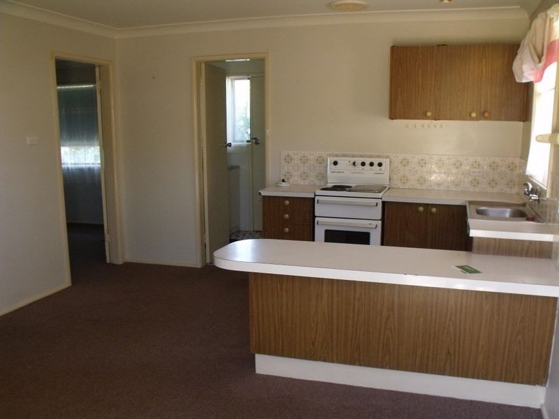 13C Coolabah Crescent, Cowra NSW 2794