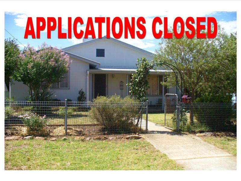 17 Lyall Street, Cowra NSW 2794