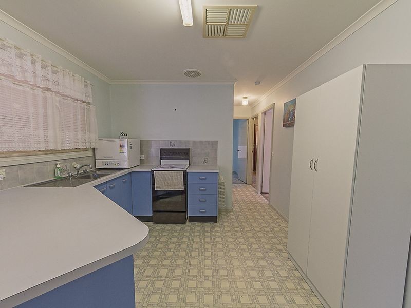 10 Echuca Place, Cowra NSW 2794