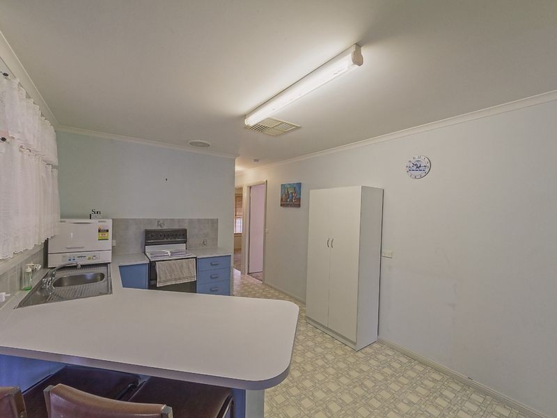 10 Echuca Place, Cowra NSW 2794