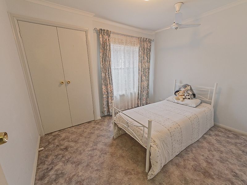 10 Echuca Place, Cowra NSW 2794