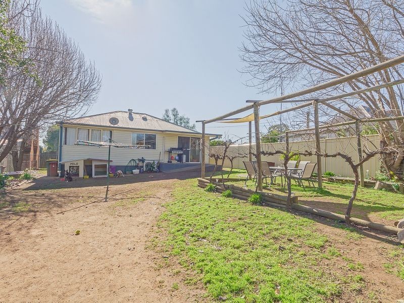 23 Macassar Street, Cowra NSW 2794