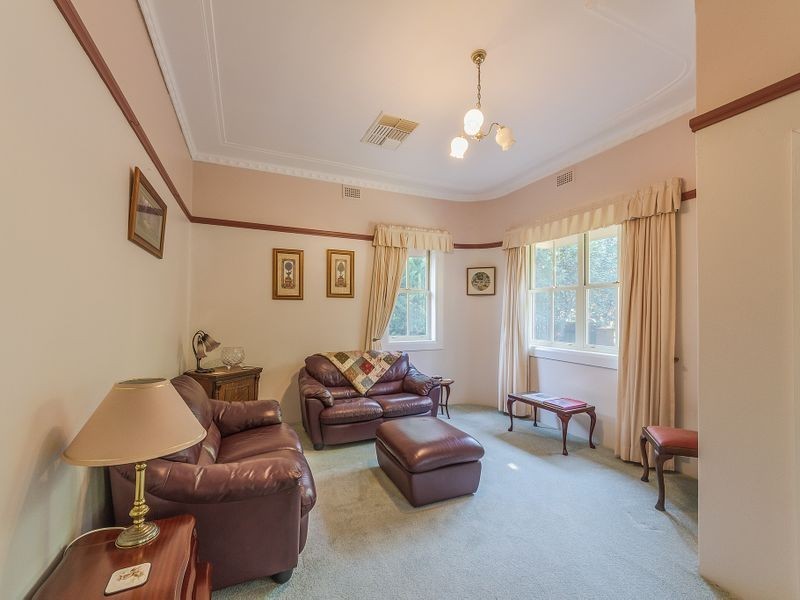 5 Bennelong Place, Cowra NSW 2794