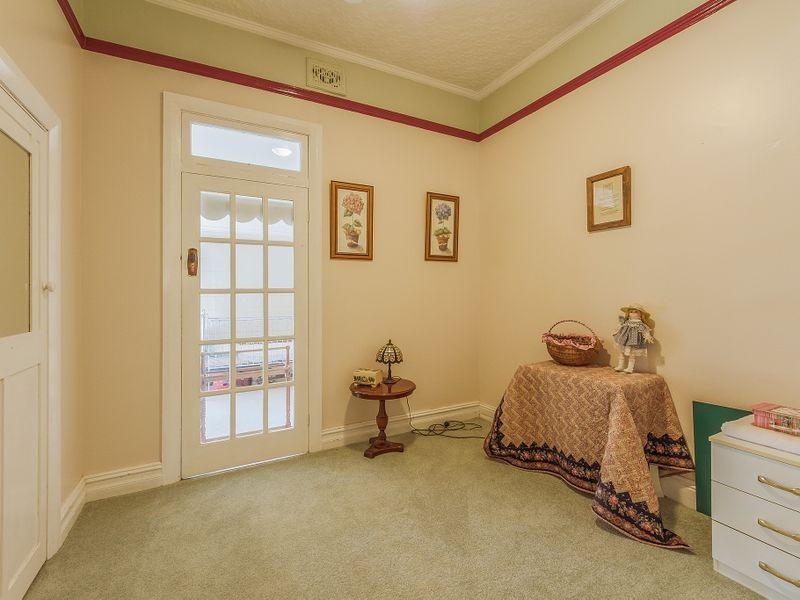5 Bennelong Place, Cowra NSW 2794