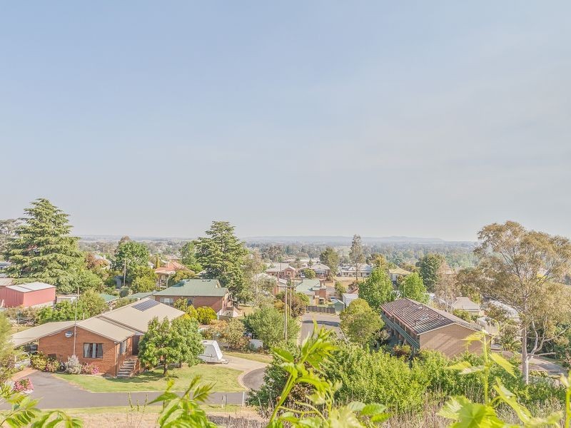 5 Bennelong Place, Cowra NSW 2794