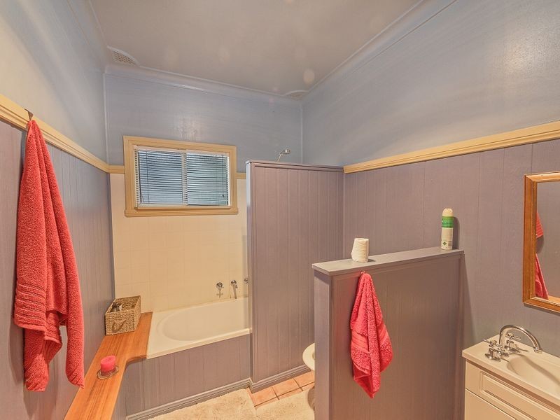 24 Pitt Street, Cowra NSW 2794