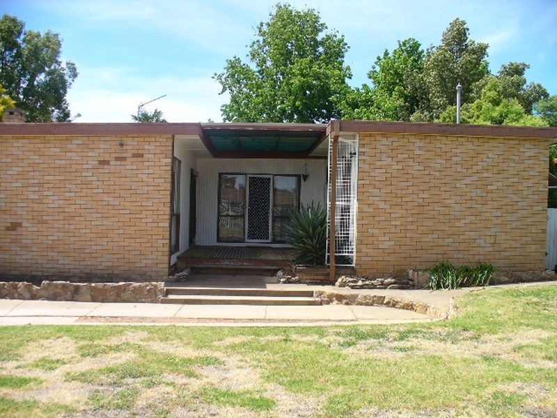 26 Comerford Street, Cowra NSW 2794
