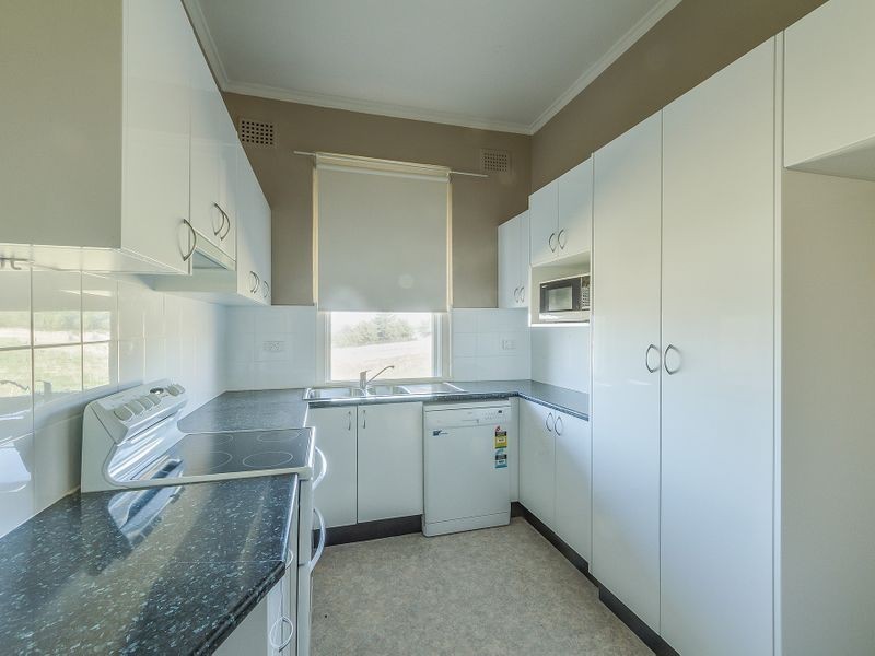 2 Ina Drive, Cowra NSW 2794