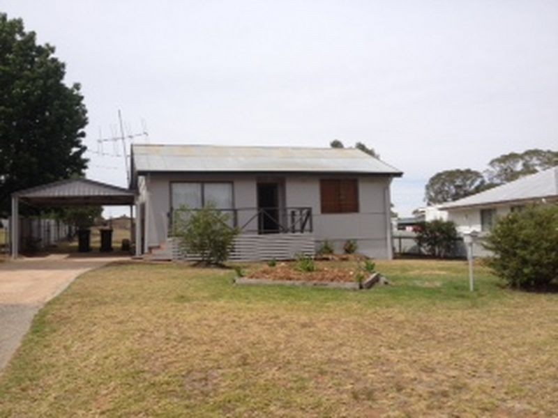 25 Eulo Street, Cowra NSW 2794