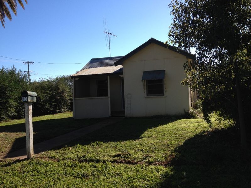13 Haig Street, Cowra NSW 2794