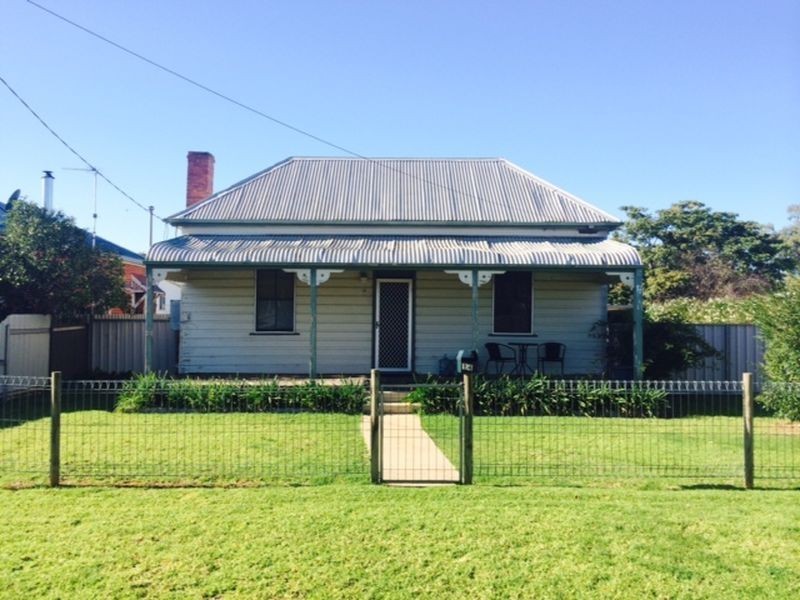 14 Shelley Street, Cowra NSW 2794