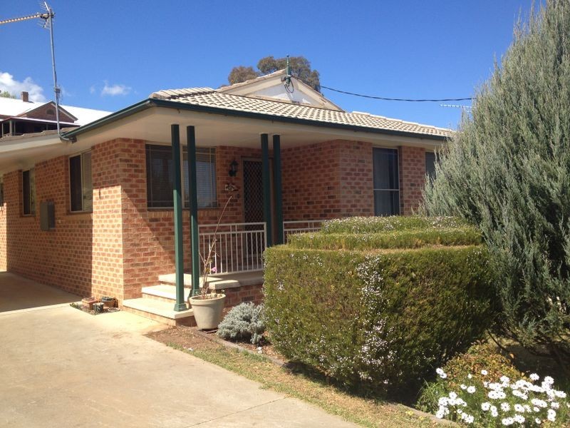 67 Macquarie Street, Cowra NSW 2794