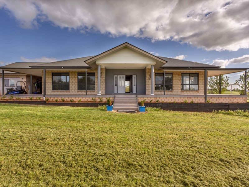30 Kangaroo Flat Road, Cowra NSW 2794