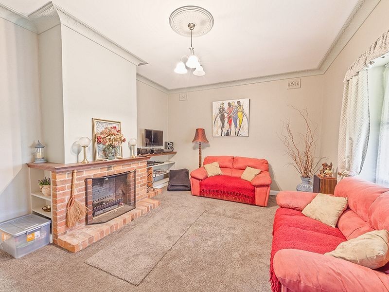 57 Macquarie Street, Cowra NSW 2794