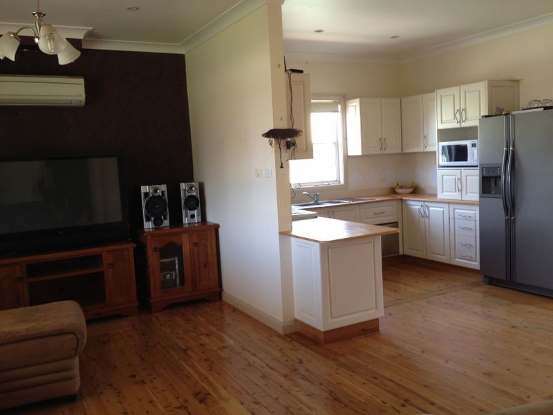 24 Ranken Street, Cowra NSW 2794