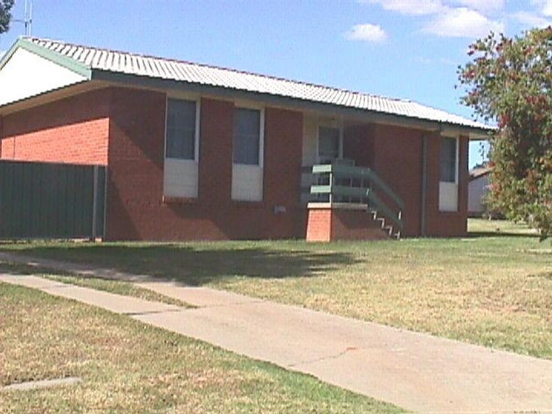 4 Bahloo Street, Cowra NSW 2794