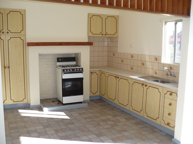 18 Parkes Street, Cowra NSW 2794