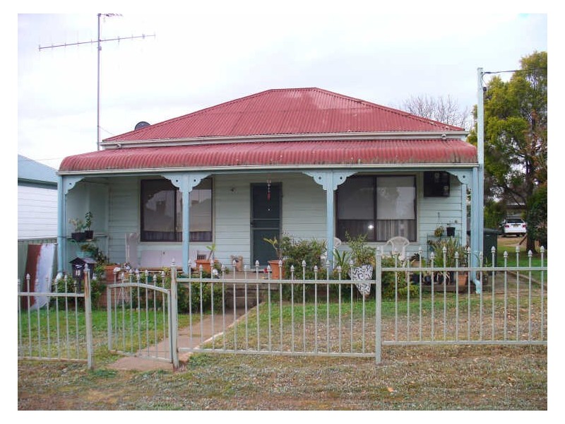 10 Coota Street, Cowra NSW 2794