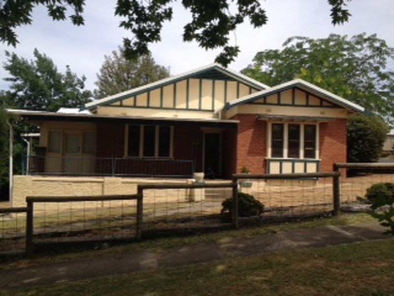 120 Darling Street, Cowra NSW 2794