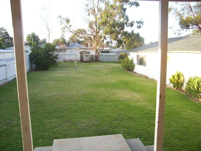 15 Macassar Street, Cowra NSW 2794