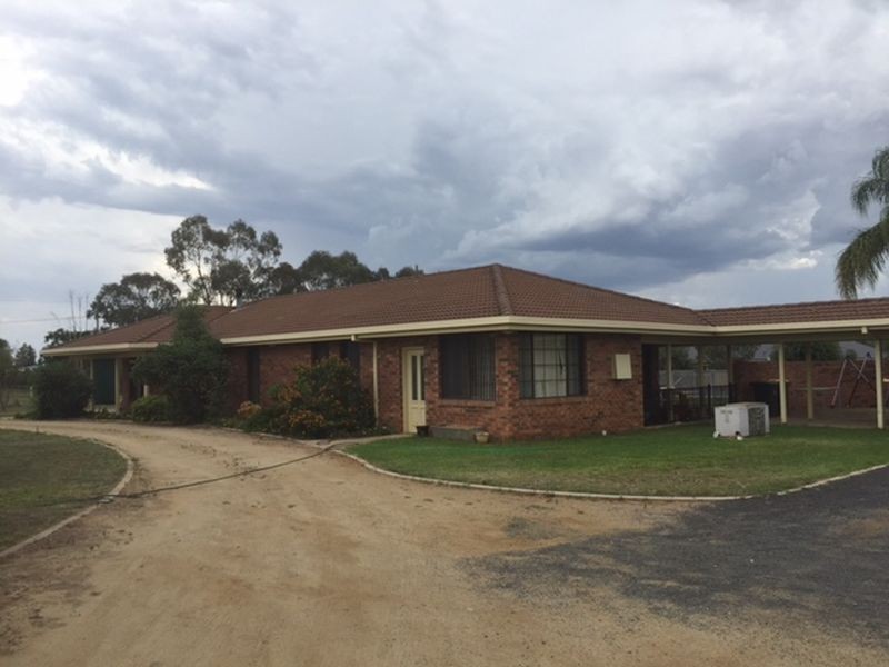 2 River Park Road, Cowra NSW 2794