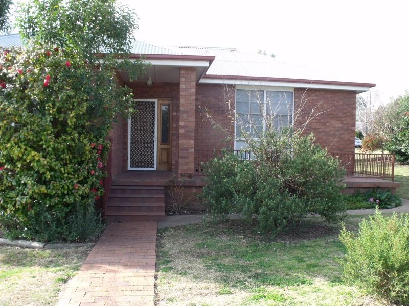 16 Myall Street, Cowra NSW 2794