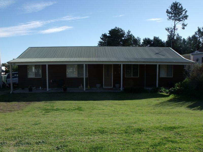 22 Darling Avenue, Cowra NSW 2794