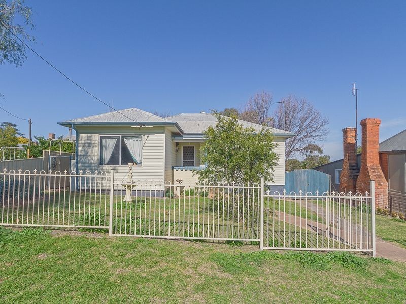23 Macassar Street, Cowra NSW 2794
