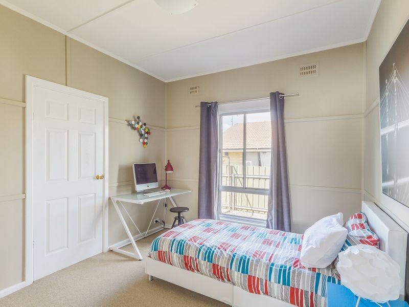 29 Lee Street, Cowra NSW 2794