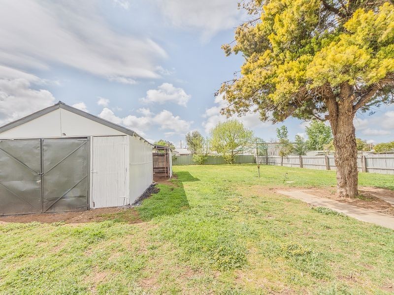 29 Lee Street, Cowra NSW 2794