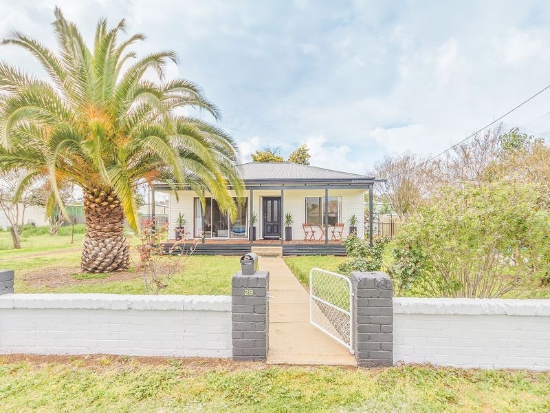 29 Lee Street, Cowra NSW 2794