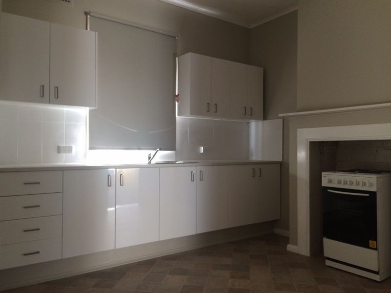 42 Vaux Street, Cowra NSW 2794