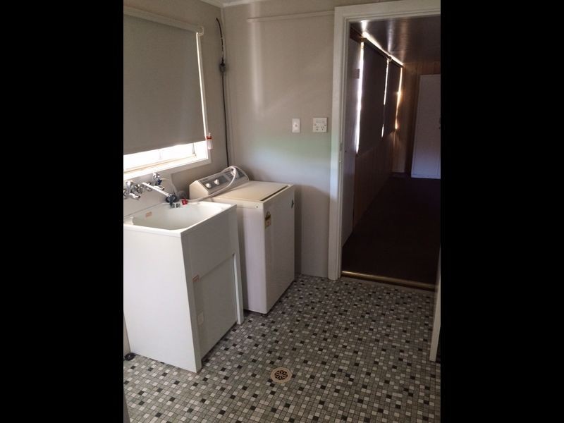 42 Vaux Street, Cowra NSW 2794