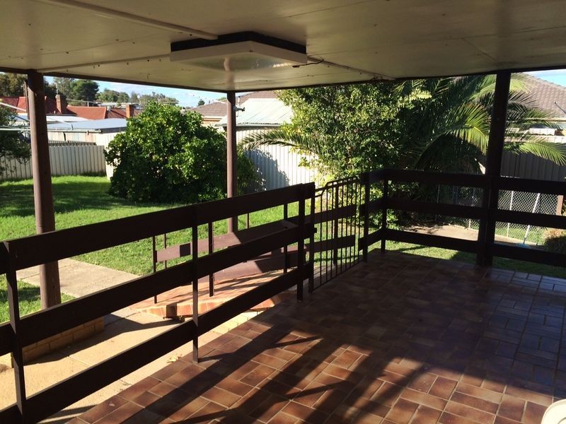 42 Vaux Street, Cowra NSW 2794