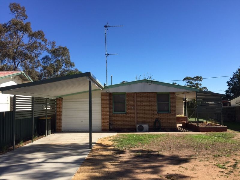 34 Fitzroy Avenue, Cowra NSW 2794