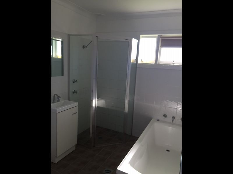 34 Fitzroy Avenue, Cowra NSW 2794