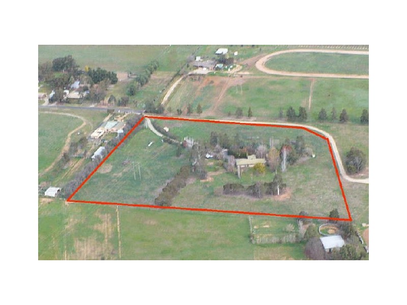 8 Mary Road, Cowra NSW 2794