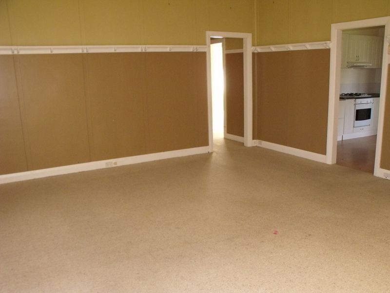 8 Ranken Street, Cowra NSW 2794