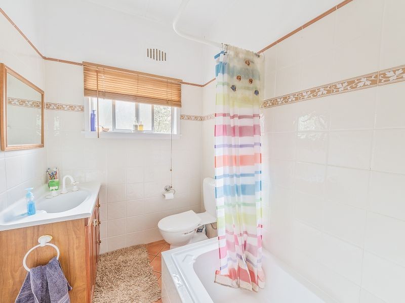 20 Henderson Street, Cowra NSW 2794