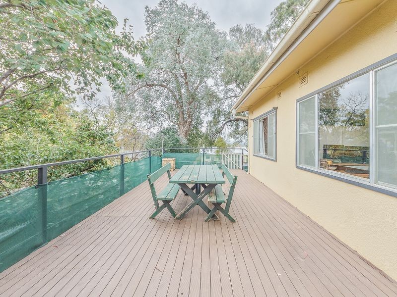 20 Henderson Street, Cowra NSW 2794