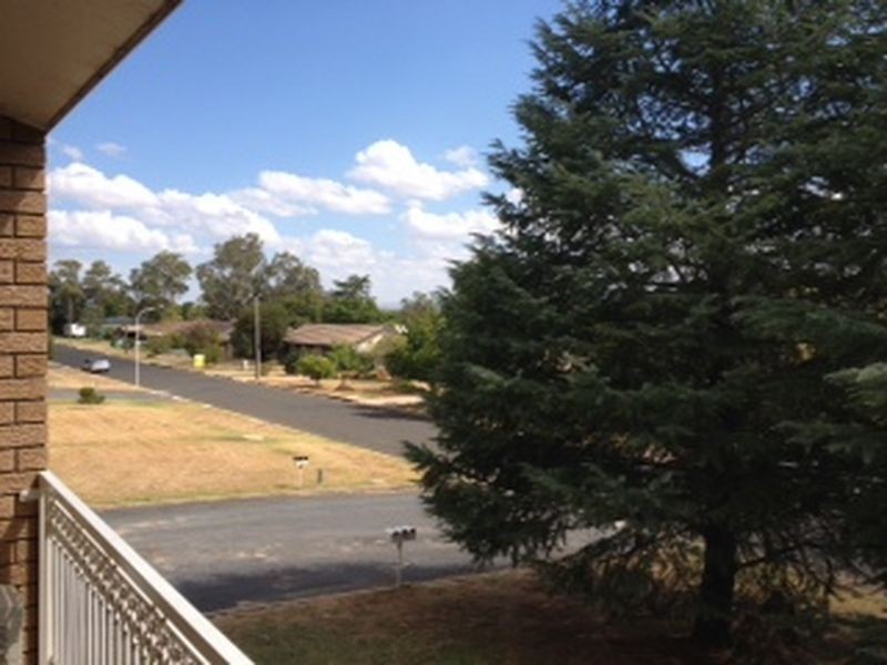 37c Newcombe Street, Cowra NSW 2794